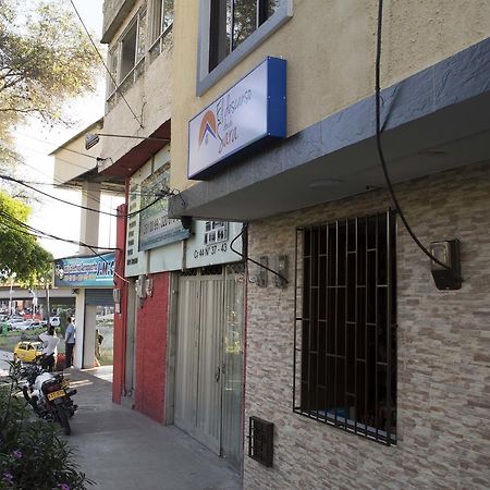 El Descanso Donde Sara Hostel Medellín Kültér fotó