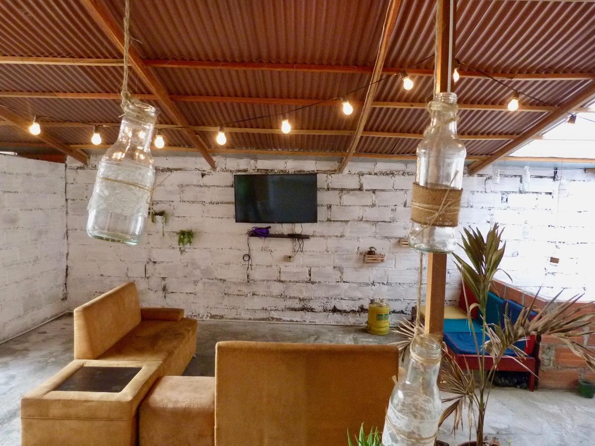 El Descanso Donde Sara Hostel Medellín Kültér fotó