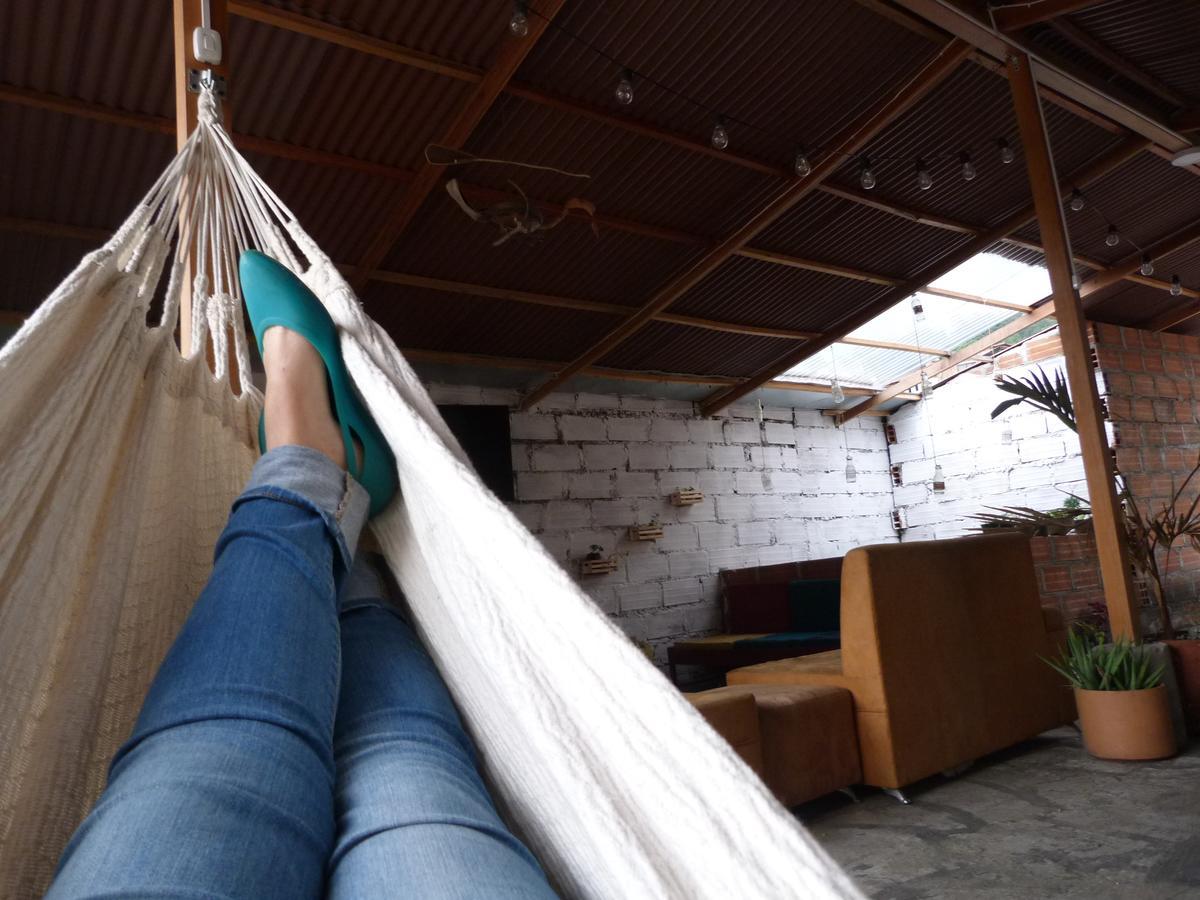 El Descanso Donde Sara Hostel Medellín Kültér fotó