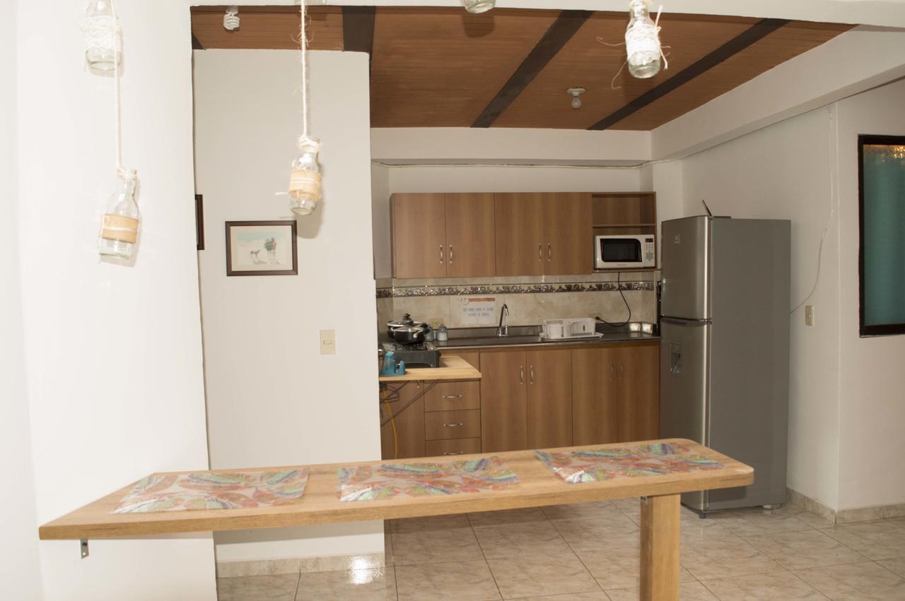 El Descanso Donde Sara Hostel Medellín Kültér fotó