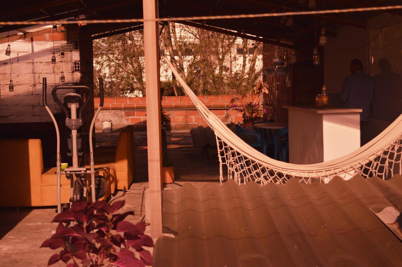El Descanso Donde Sara Hostel Medellín Kültér fotó