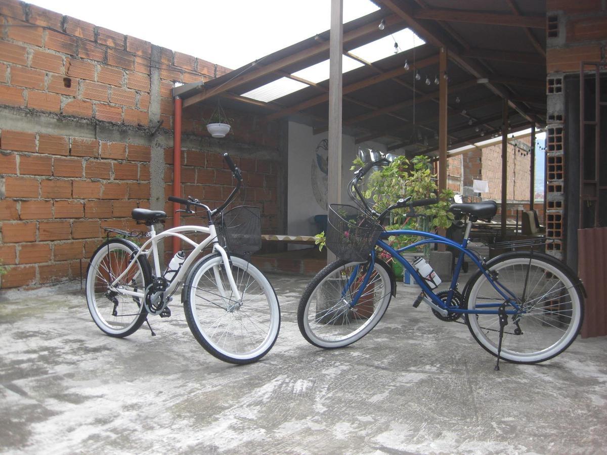 El Descanso Donde Sara Hostel Medellín Kültér fotó